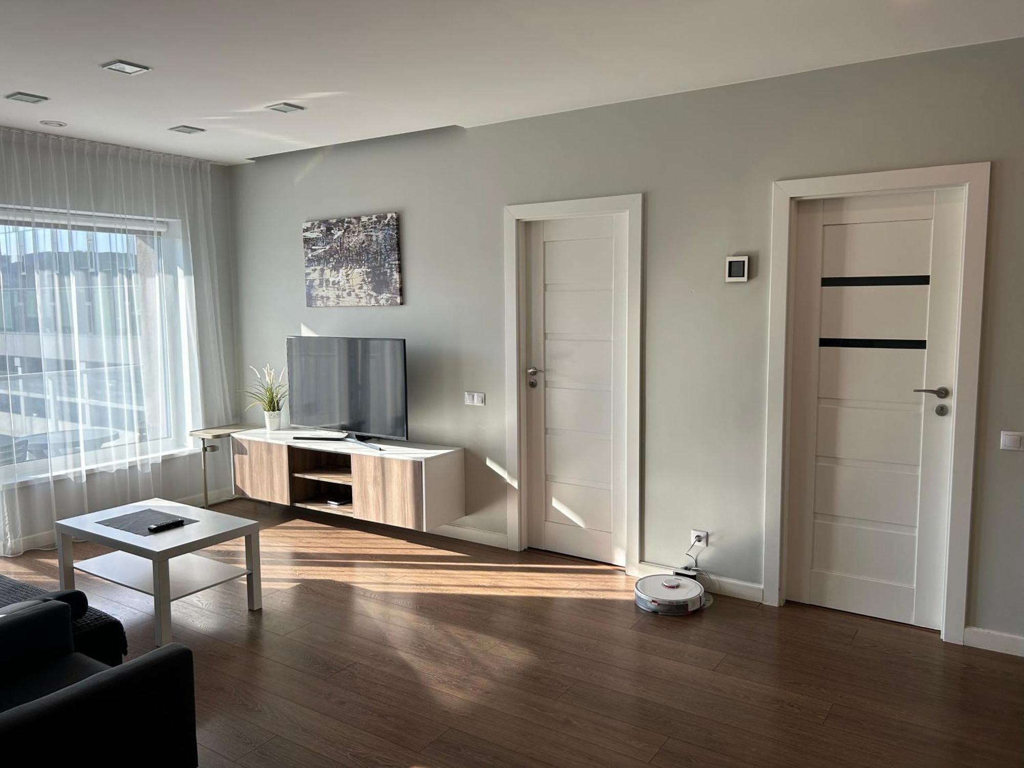 Your Home - Spacious Apartment In City Center, With Balcony & Self Check-In 维尔纽斯 外观 照片
