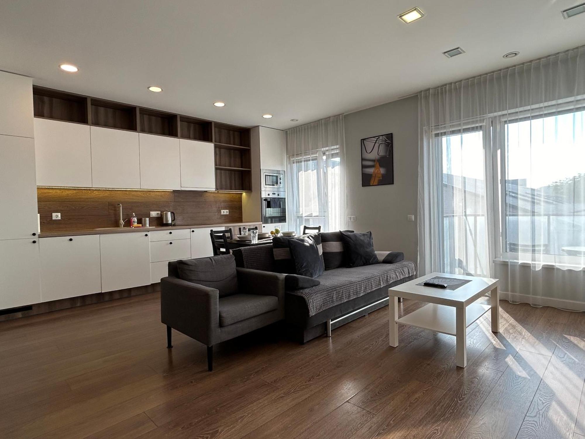 Your Home - Spacious Apartment In City Center, With Balcony & Self Check-In 维尔纽斯 外观 照片