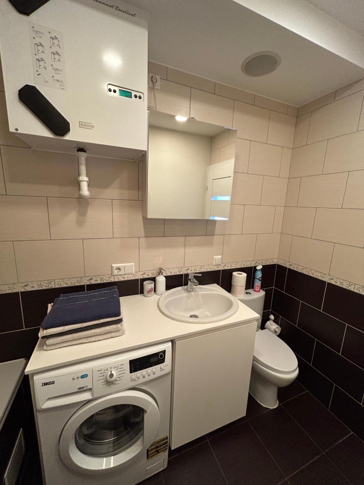 Your Home - Spacious Apartment In City Center, With Balcony & Self Check-In 维尔纽斯 外观 照片