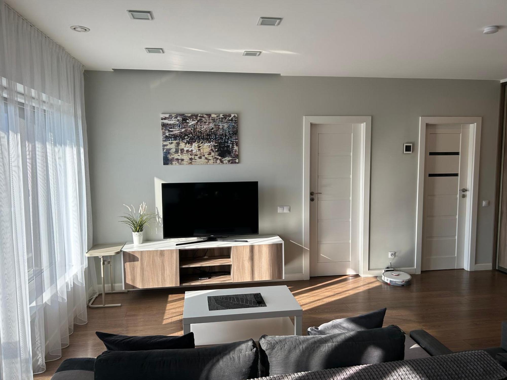 Your Home - Spacious Apartment In City Center, With Balcony & Self Check-In 维尔纽斯 外观 照片