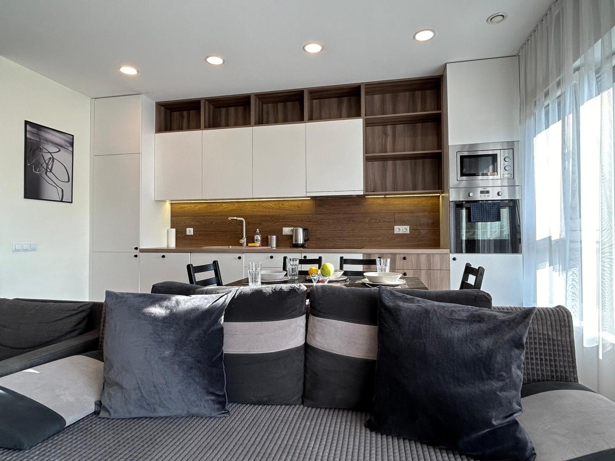 Your Home - Spacious Apartment In City Center, With Balcony & Self Check-In 维尔纽斯 外观 照片